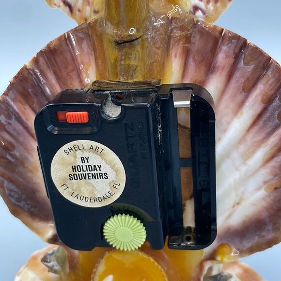 Vintage Owl Shell Art Clock Handmade Kitsch Souvenir 1970s - Picture 12 of 16